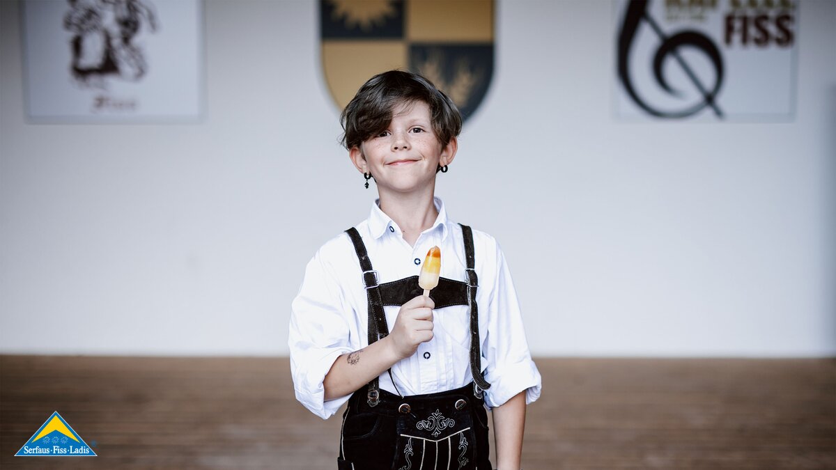 Kurze Verschnaufpause bei der Kindertrachtengruppe | © Serfaus-Fiss-Ladis Marketing GmbH | Rene Raggl