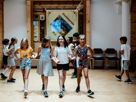 Kindertrachtengruppe Fiss | © Serfaus-Fiss-Ladis Marketing GmbH | Rene Raggl