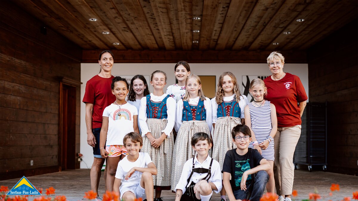 Gruppenfoto von der Kindertrachtengruppe aus Fiss in Tirol Österreich | © Serfaus-Fiss-Ladis Marketing GmbH | Rene Raggl