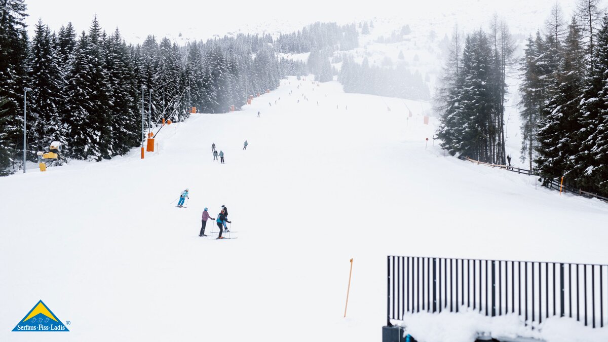 Die Mittelabfahrt ist eine blaue Abfahrt im Skigebiet Serfaus Fiss Ladis in Tirol  | © Serfaus-Fiss-Ladis Marketing GmbH | Rene Raggl