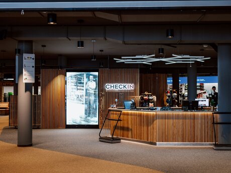 Das CheckIn ist ein Verleihgeschäft von Sport Patscheider in Serfaus-Fiss-Ladis in Tirol | © Serfaus-Fiss-Ladis Marketing GmbH | Rene Raggl