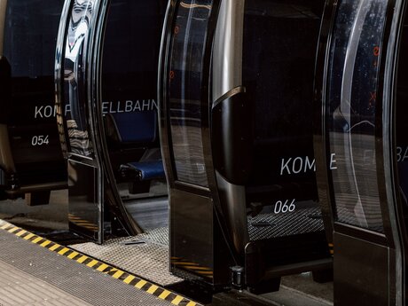 Mit Kinderwagen oder Rollstuhl einfach in die Gondel in Serfaus Fiss Ladis einsteigen | © Serfaus-Fiss-Ladis Marketing GmbH | Rene Raggl