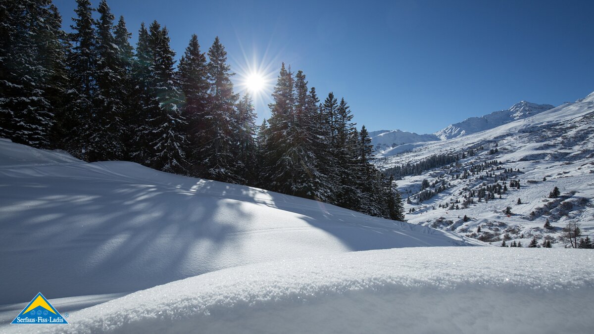 Bei perfektem Wetter und viel Sonnenschein macht Winterwandern in Serfaus Fiss Ladis viel Spaß | © Serfaus-Fiss-Ladis Marketing GmbH | Andreas Kirschner