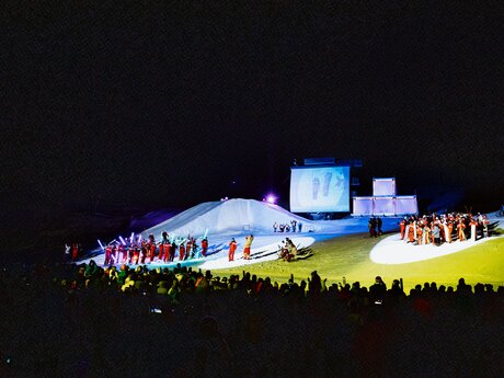 Nightflow: Bis zu 180 Teilnehmer jede Woche bei der Abendshow in Fiss in Tirol | © Serfaus-Fiss-Ladis Marketing GmbH | Rene Raggl