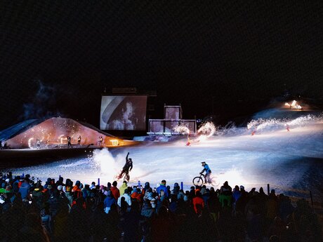 Waghalsige Mountainbike-Action ist beim Nightflow in Fiss garantiert | © Serfaus-Fiss-Ladis Marketing GmbH | Rene Raggl