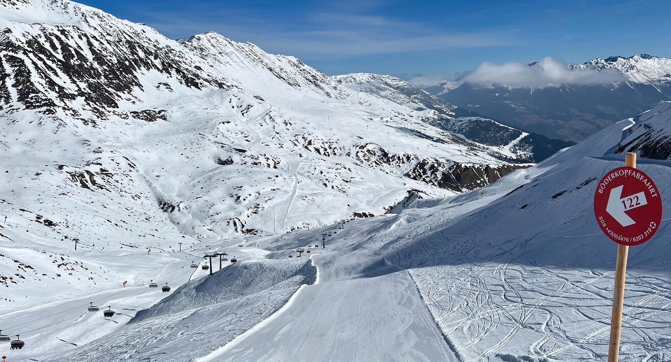 Die Böderkopfabfahrt ist eine rote Abfahrt im Skigebiet Serfaus-Fiss-Ladis in Tirol Österreich | © Serfaus-Fiss-Ladis Marketing GmbH