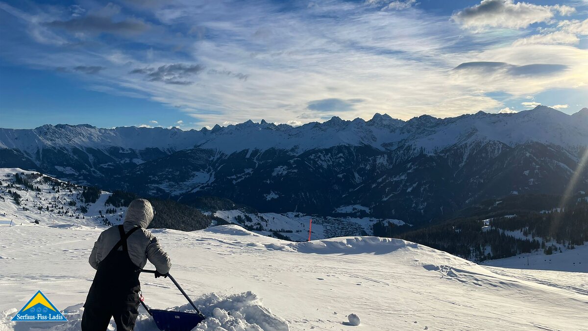 Shaper bei Präparierungsarbeiten in den Fun Areas von Serfaus Fiss Ladis in Tirol | © Serfaus-Fiss-Ladis Marketing GmbH 