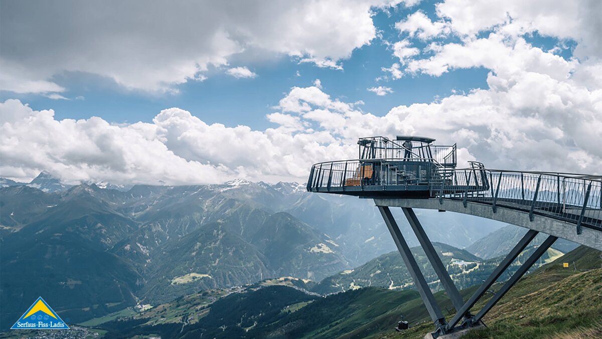 360-Grad-Ausblick genießen auf der Aussichtsplattform Z1 am Zwölferkopf in Fiss | © Serfaus-Fiss-Ladis Marketing GmbH | wolkenweit