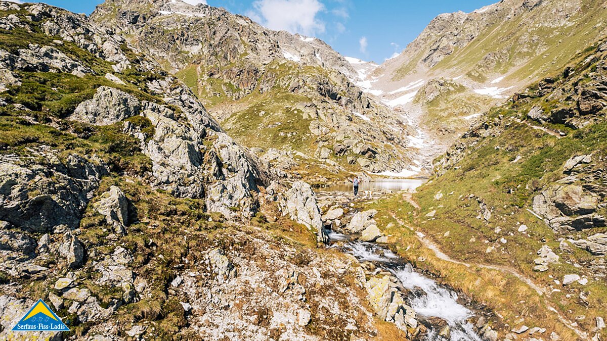 Beeindruckende Ausblicke bietet die Wanderung zum malerischen Furglersee in Serfaus-Fiss-Ladis in Tirol Österreich | © Serfaus-Fiss-Ladis Marketing GmbH | wolkenweit