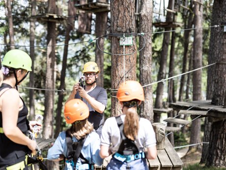 Gesichert mit Helm und Gurt | © Serfaus-Fiss-Ladis Marketing GmbH | Rene Raggl