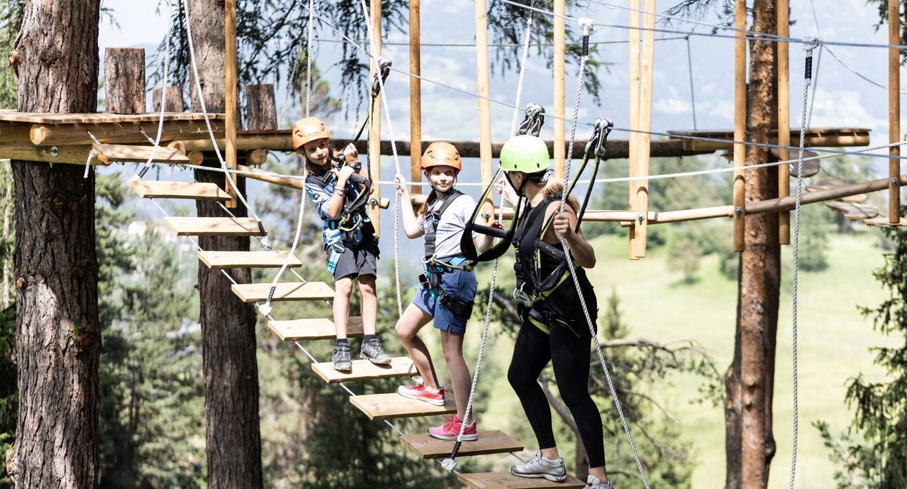 Freischwebende Hindernisse im Kletterpark Serfaus-Fiss-Ladis | © Serfaus-Fiss-Ladis Marketing GmbH | Rene Raggl