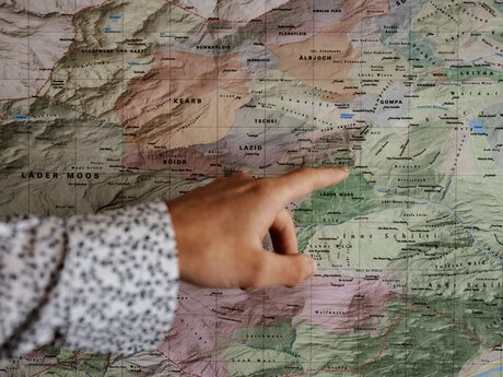 Blick auf die farbig markierten Weidegebiete in Serfaus | © Serfaus-Fiss-Ladis Marketing GmbH | Rene Raggl