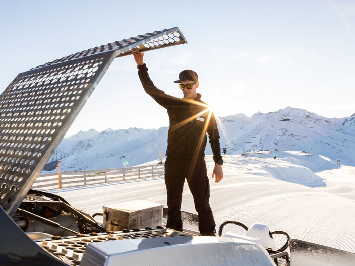 Pistenbully sorgt für glatte Pisten im Skigebiet Serfaus-Fiss-Ladis | © Serfaus-Fiss-Ladis Marketing GmbH | Rene Raggl
