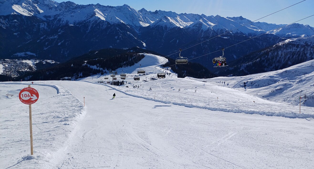Schöne Abfahrt mit Bergpanorama in Tirol | © Serfaus-Fiss-Ladis Marketing GmbH