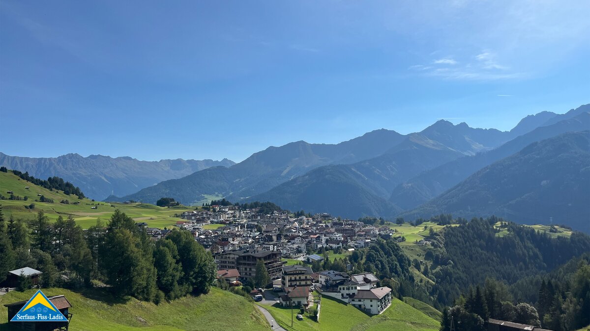der Blick auf Serfaus lohnt sich | © Serfaus-Fiss-Ladis Marketing GmbH