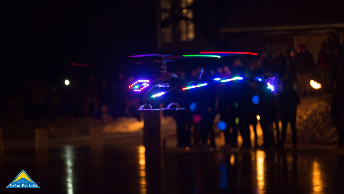 Kunsthubschrauber von Günther Gold beim Fire & Ice in Ladis | © Andreas Kirschner