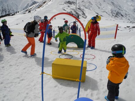 Ostern Serfaus Fiss Ladis  Spielstation Ringe Osterhasen Olympiade | © Serfaus Fiss Ladis