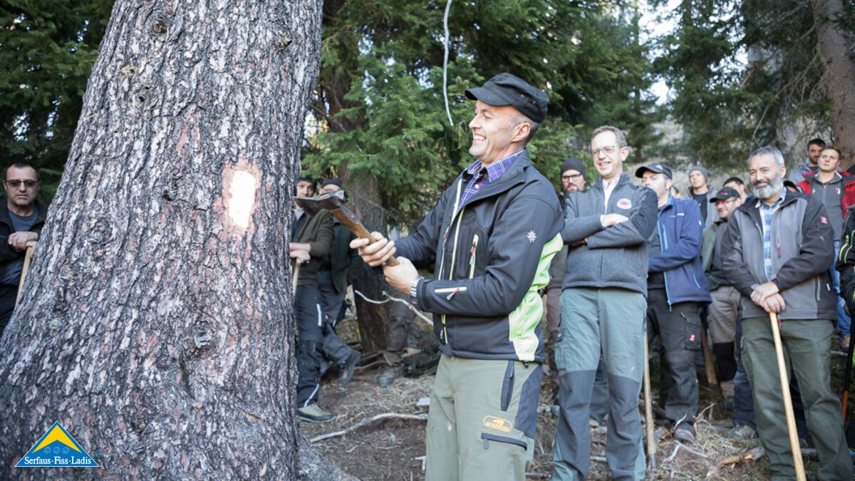 Das Blochbaum holen für das Fisser Blochziehen 2018 in Tirol | © Andreas Kirschner