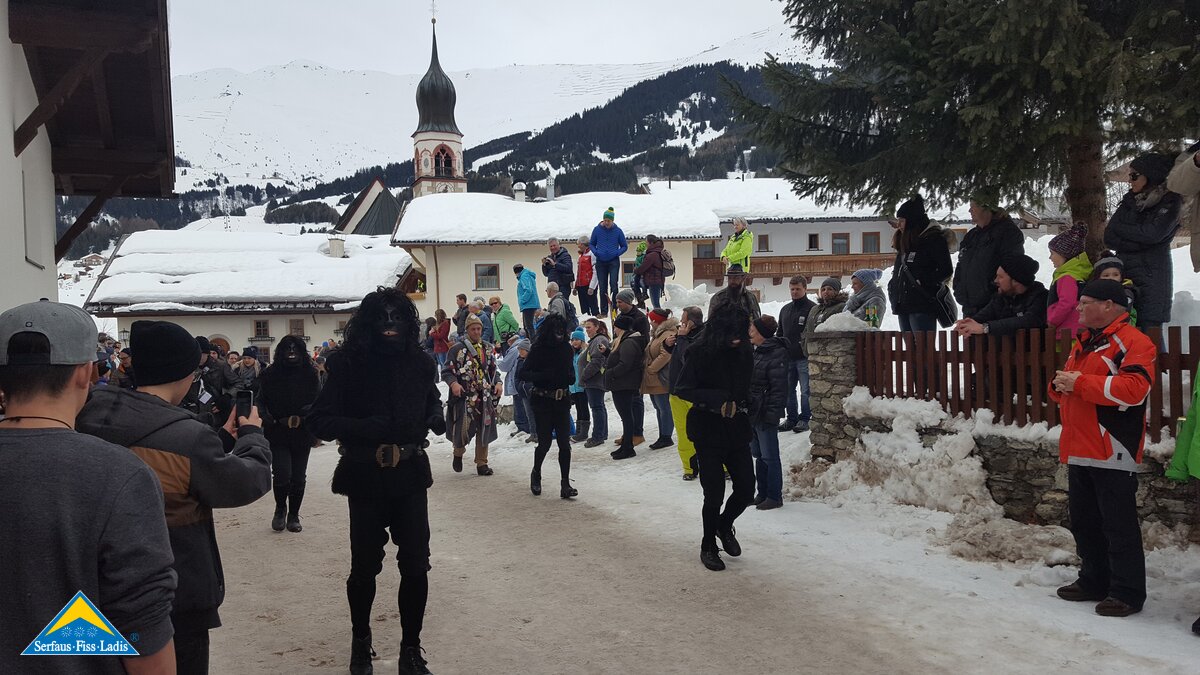 Die Mohrelen beim Fisser Blochziehen 2018 in Tirol | © Serfaus-Fiss-Ladis