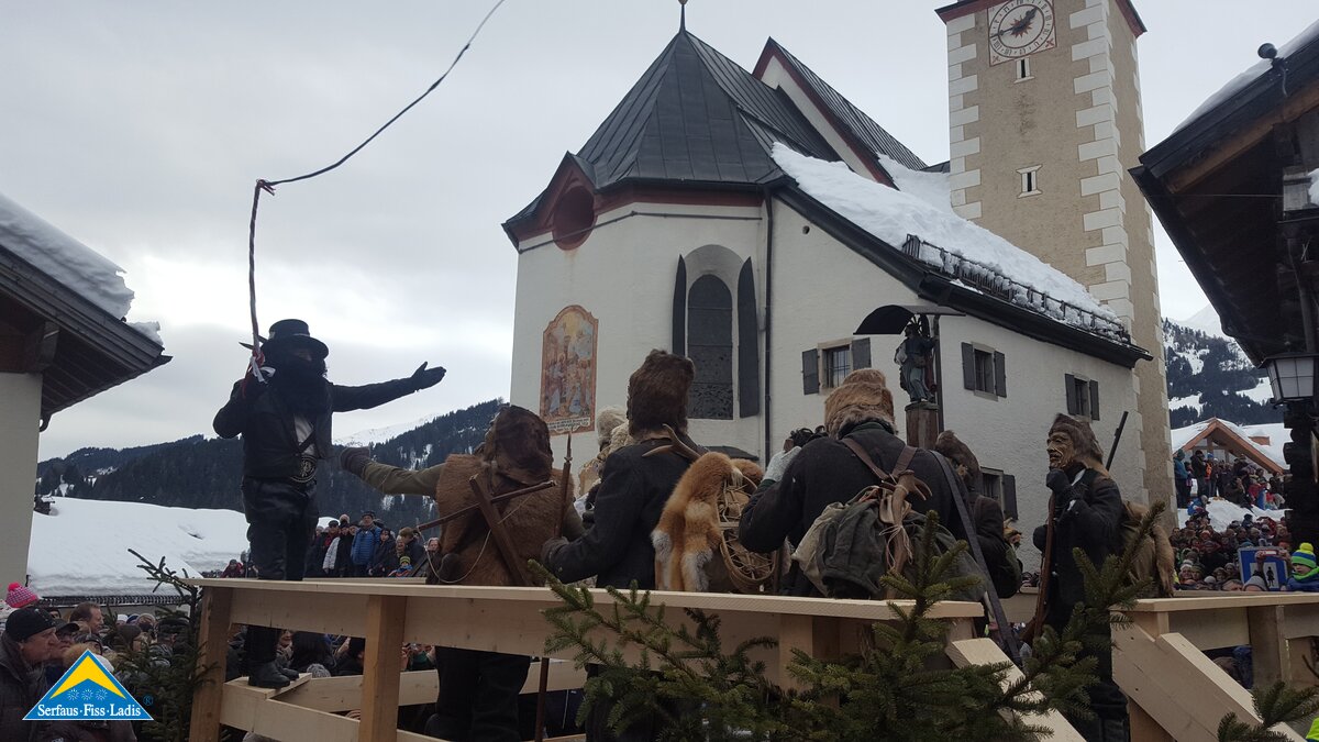Traditioneller Tiroler Fasnachtsbrauch Fisser Blochziehen 2018 | © Serfaus-Fiss-Ladis