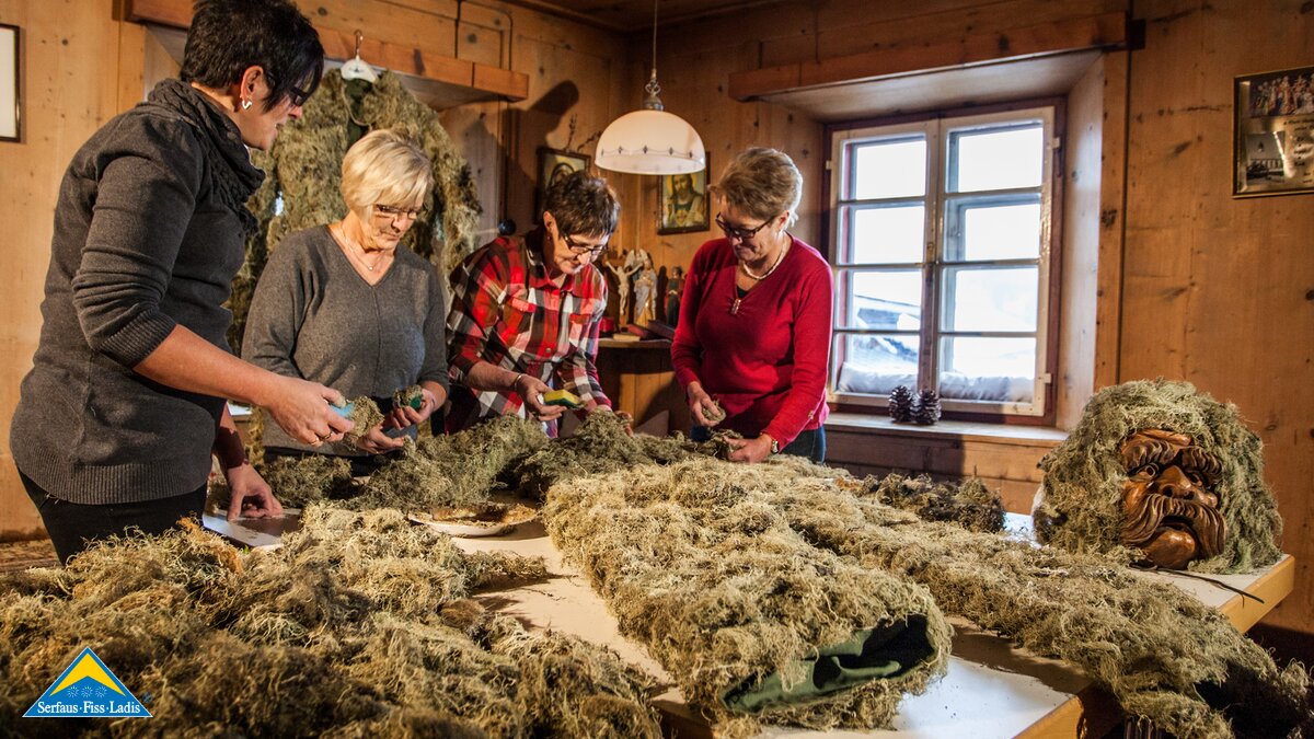 Vorbereitungen für das Fisser Blochziehen in Tirol | © Andreas Kirschner