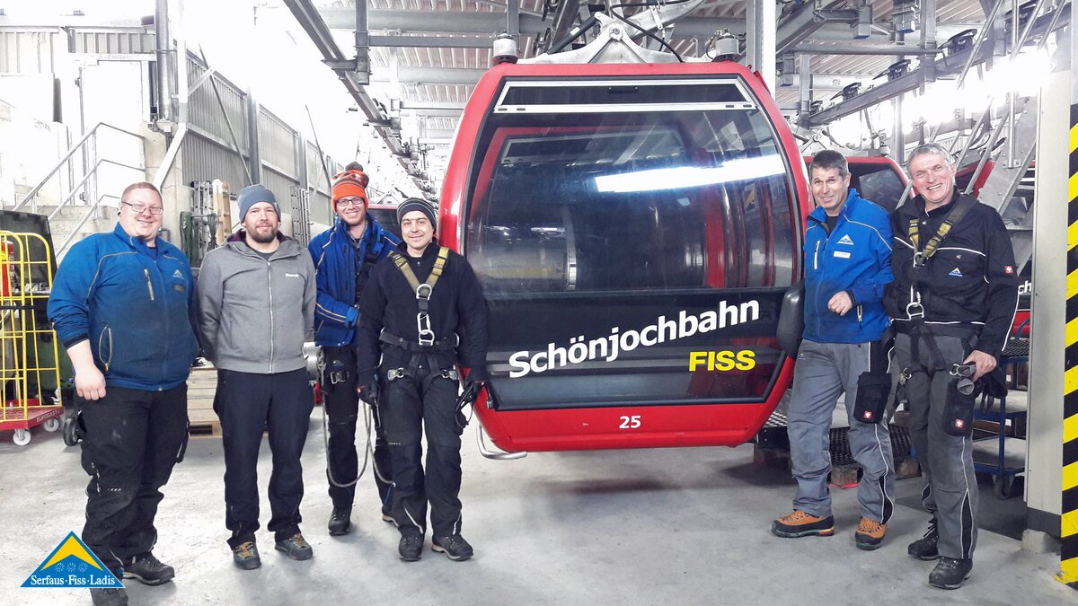 Das Team der Bergbahnen Fiss-Ladis kümmert sich um die Revisionsarbeiten bei der Schönjochbahn in Österreich | © Serfaus-Fiss-Ladis