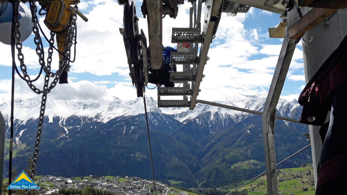 Der Blick aus dem Korb bei der Schönjochbahn in Serfaus-Fiss-Ladis in Tirol | © Serfaus-Fiss-Ladis