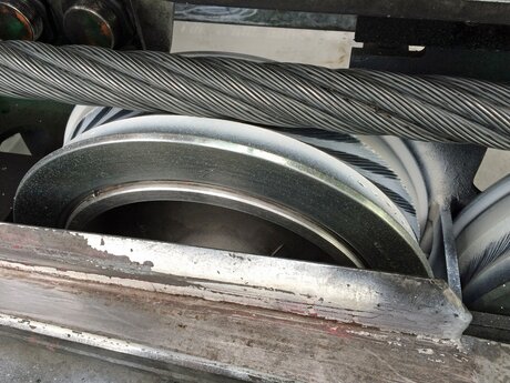 Kontrolle des Zugseils bei der Schönjochbahn in Serfaus-Fiss-Ladis in Tirol | © Serfaus-Fiss-Ladis