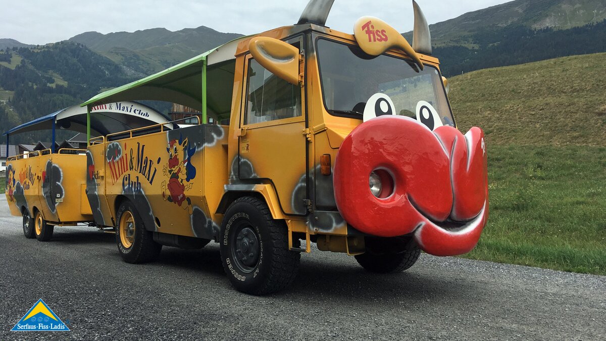 Die Flotte Berta ist ein umgebauter Traktor und fährt in Fiss in Österreich | © Serfaus-Fiss-Ladis