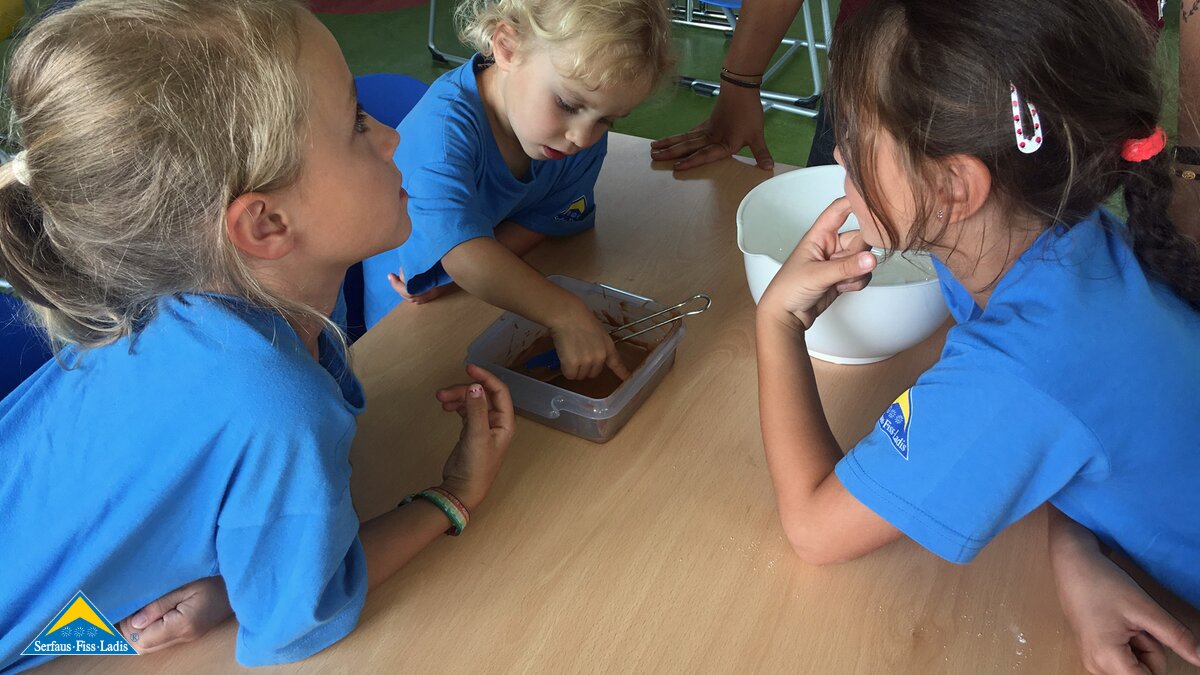 Muffins backen stand beim Mini&Maxi Club in Serfaus-Fiss-Ladis am Programm | © Serfaus-Fiss-Ladis