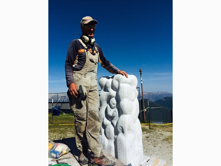 Künstler Christian Schmid bei Kunst am Berg in Serfaus-Fiss-Ladis in Tirol | © Serfaus-Fiss-Ladis