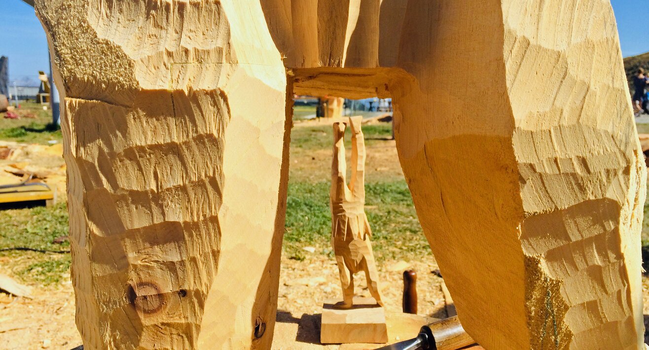 Künstler Siegfried Krismer bei Kunst am Berg in Fiss in Tirol | © Serfaus-Fiss-Ladis