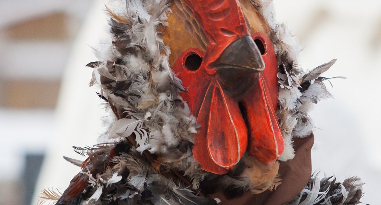 Der Giggeler ist 2020 zum ersten Mal die Leitfigur beim Fisser Kinderblochziehen in Tirol | © Andreas Kirschner