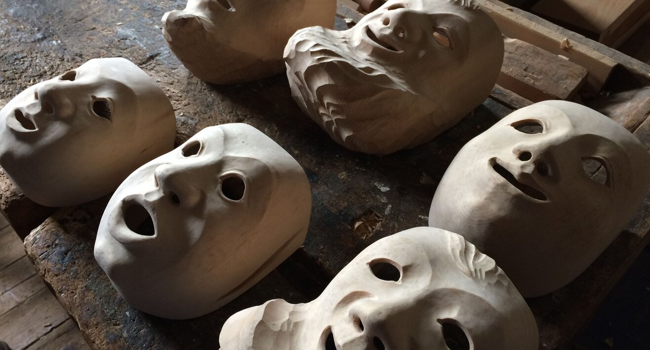 Beim Fisser Kinderblochziehen in Tirol 2020 sind zum ersten Mal alle Larven aus Holz geschnitzt | © Serfaus-Fiss-Ladis