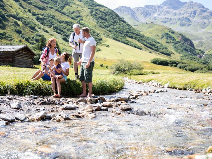 Mit Oma und Opa den Sommerurlaub in der Familienregion Serfaus-Fiss-Ladis in Tirol verbringen | © danielzangerl.com