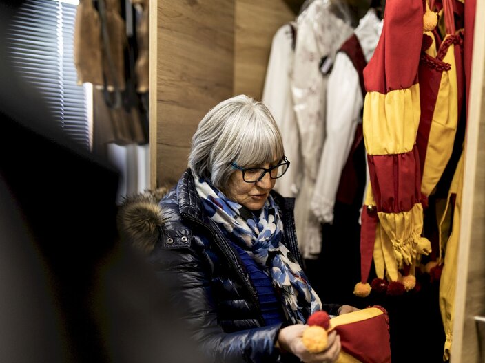 Fisser Blochziehen Näherin Zita Rietzler Dialektwörter SFL für die Ohren Blogartikel Familienregion Serfaus-Fiss-Ladis | © Serfaus-Fiss-Ladis Marketing GmbH | Rene Raggl