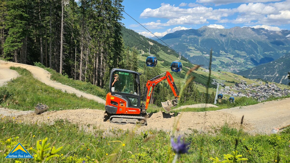 Beruf Shaper Arbeiten Trailbau Familienregion Serfaus-Fiss-Ladis Baggerarbeiten Nachhaltigkeit Bikepark SFL | © Serfaus-Fiss-Ladis Marketing GmbH