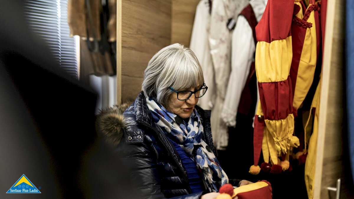 Fisser Blochziehen Näherin Zita Rietzler Dialektwörter SFL für die Ohren Blogartikel Familienregion Serfaus-Fiss-Ladis | © Serfaus-Fiss-Ladis Marketing GmbH | Rene Raggl