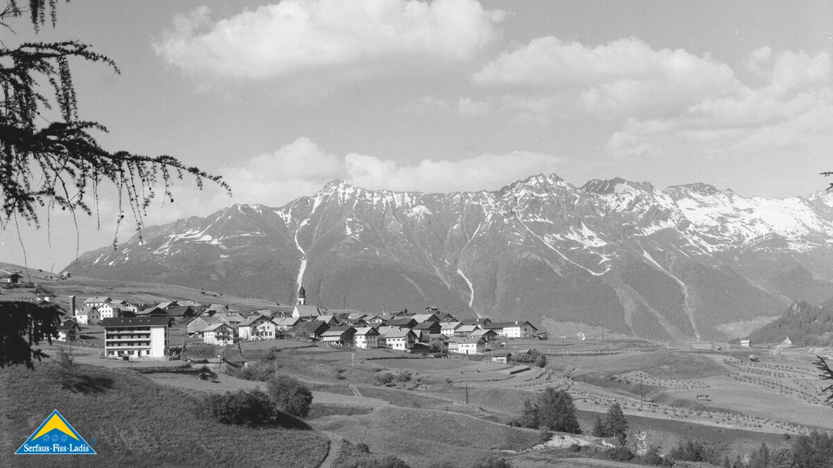 Altes Foto von Fiss Wiesen und Äcker Bauern Blog Serfaus-Fiss-Ladis in Tirol | © Gemeindearchiv Fiss