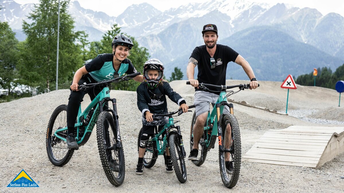 Bikeguide Lilly mit Bikepark-Manager Chrisitan Zangerl Bikeschule Serfaus-Fiss-Ladis in Tirol | © Serfaus-Fiss-Ladis Marketing GmbH | Rene Raggl