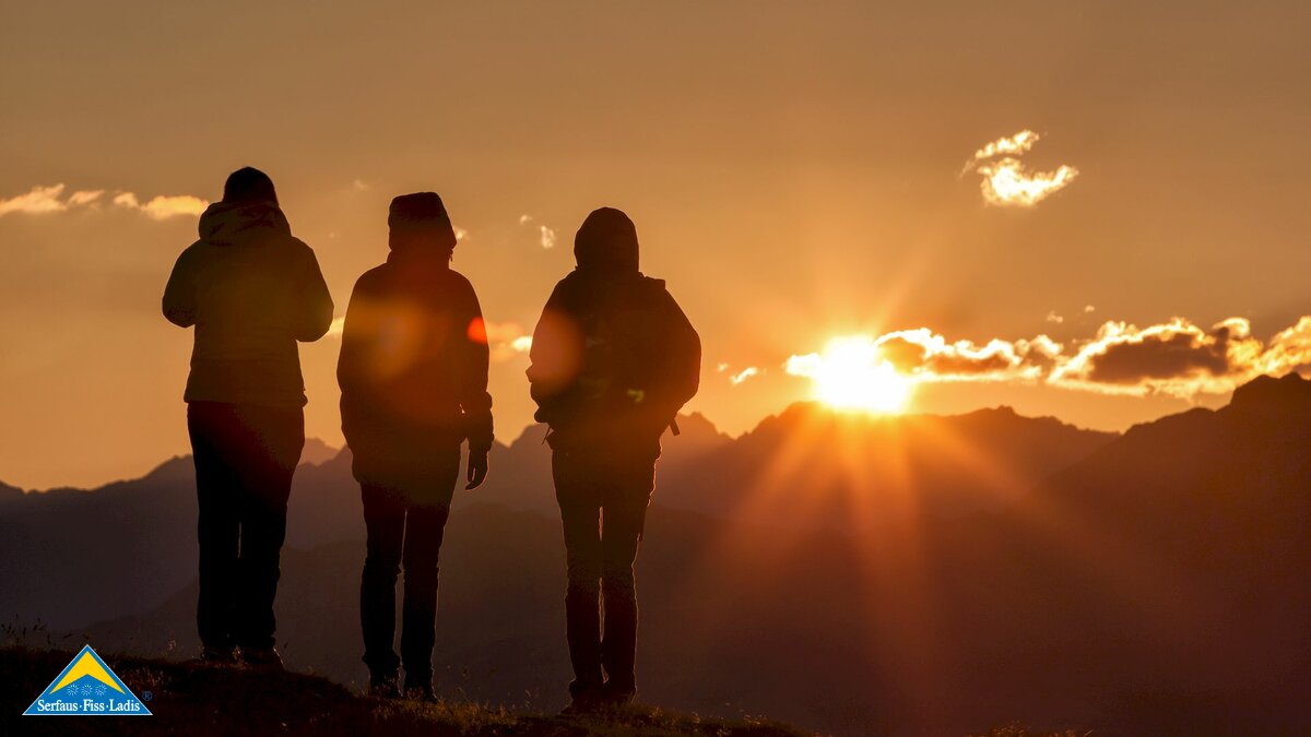 Wandern bei Sonnenaufgang in der Serfaus-Fiss-Ladis in Tirol | © Serfaus-Fiss-Ladis Marketing GmbH | Andreas Kirschner