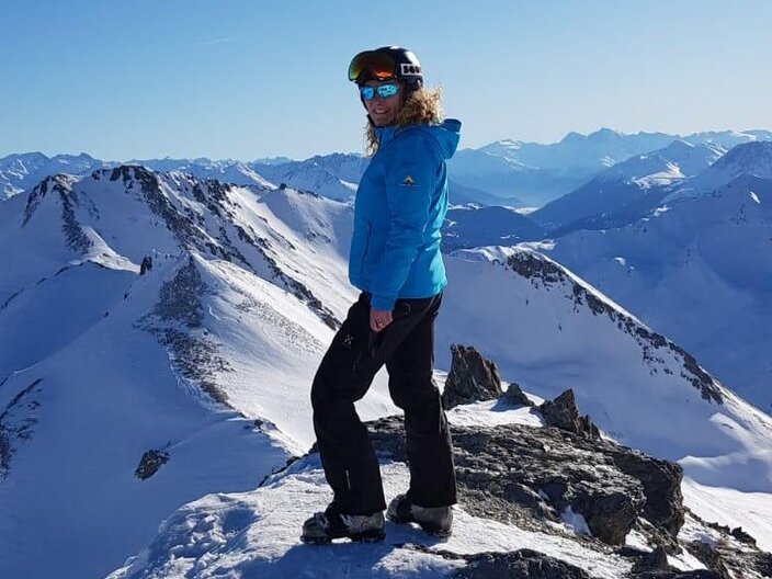 Mitarbeiterin des Tourismusverbandes Alexandra Hangl Presseverantwortliche auf dem Masnerkopf in Serfaus-Fiss-Ladis in Tirol | © Alexandra Hangl