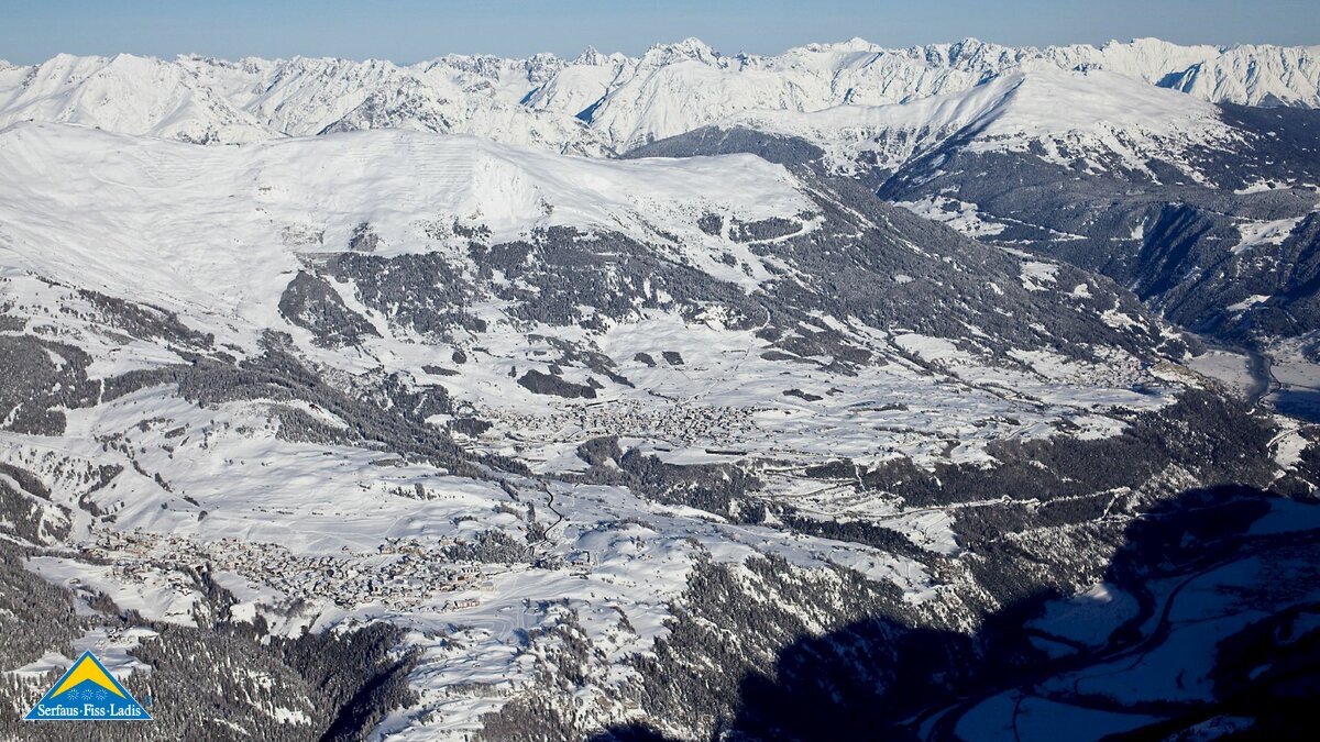 Sonnige Plateaulage der drei Dörfer Serfaus, Fiss und Ladis in Tirol | © foto-mueller.com