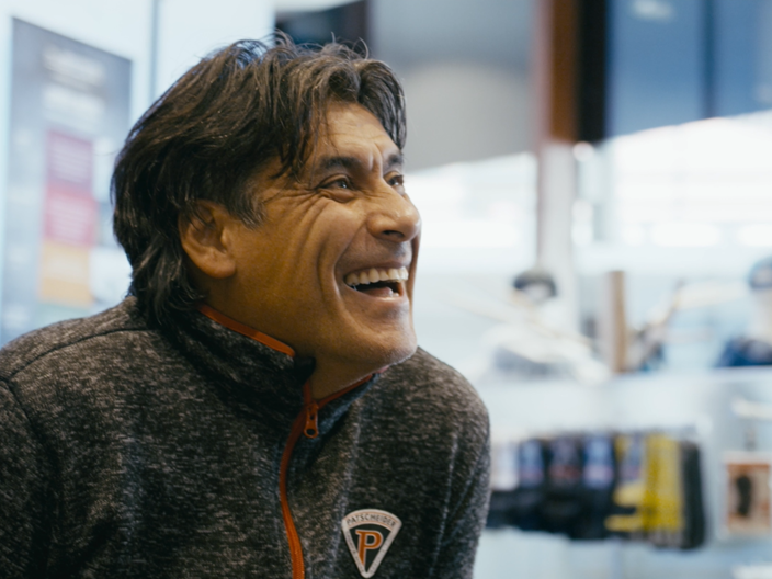 Antonio aus Chile Mitarbeiter Skiverleih Sport Patscheider Familienregion Serfaus-Fiss-Ladis in Tirol | © Sport Patscheider