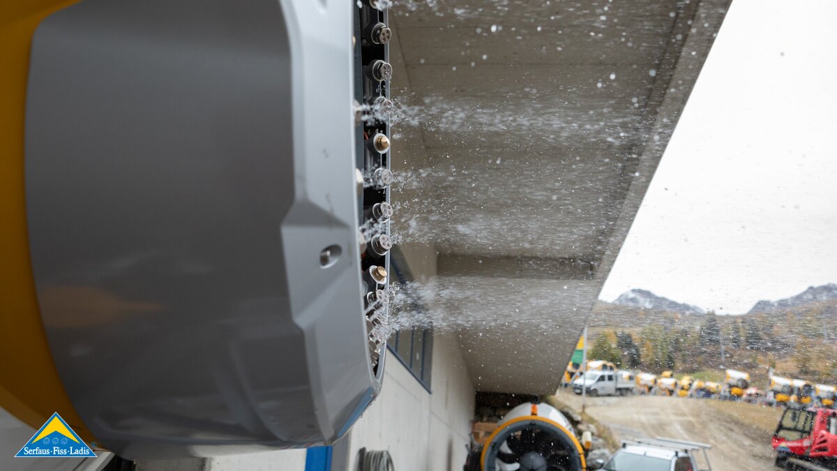 Wassertest Schneeerzeuger Düsenfunktion Vorarbeiten Winter Serfaus-Fiss-Ladis in Tirol | © Seilbahn Komperdell GmbH | Andreas Kirschner