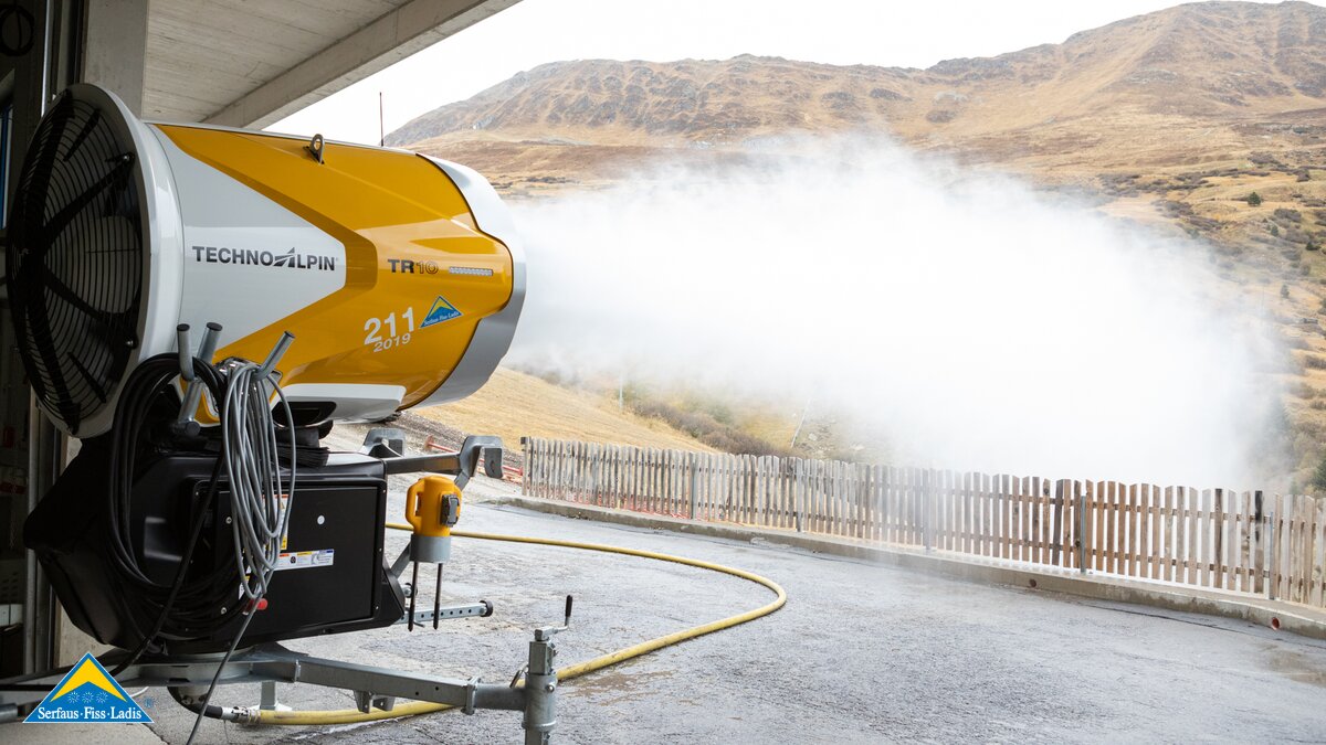 Düsenüberprüfung Beschneiung Blick hinter die Kulissen Seilbahn Komperdell Skigebiet Serfaus-Fiss-Ladis in Tirol | © Seilbahn Komperdell GmbH | Andreas Kirschner