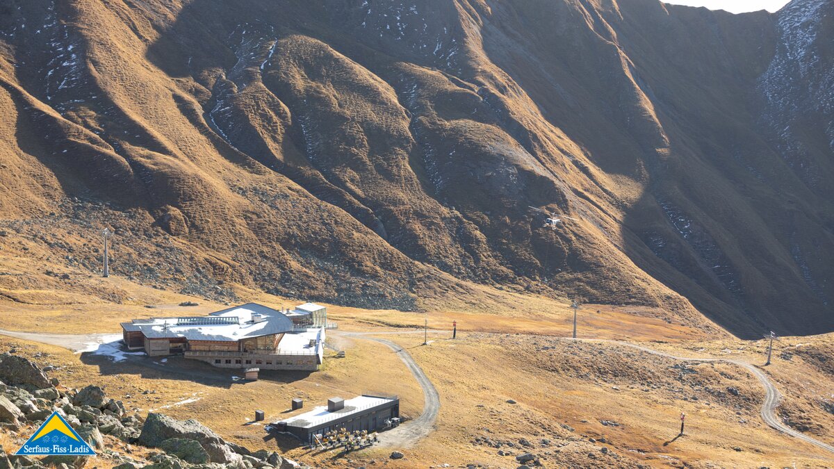 Skihütte Masner mit Pumpstation und Schneerzeuger Vorbereitungen Skigebiet Serfaus-Fiss-Ladis in Tirol | © Seilbahn Komperdell GmbH | Andreas Kirschner