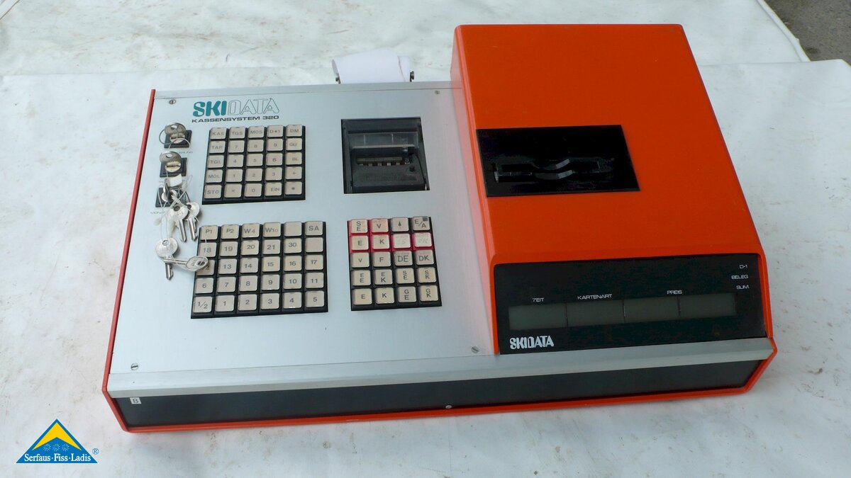 Alter Computer Skidata Lifttickets 320 Familienregion Serfaus-Fiss-Ladis in Tirol | © Fisser Bergbahnen GmbH