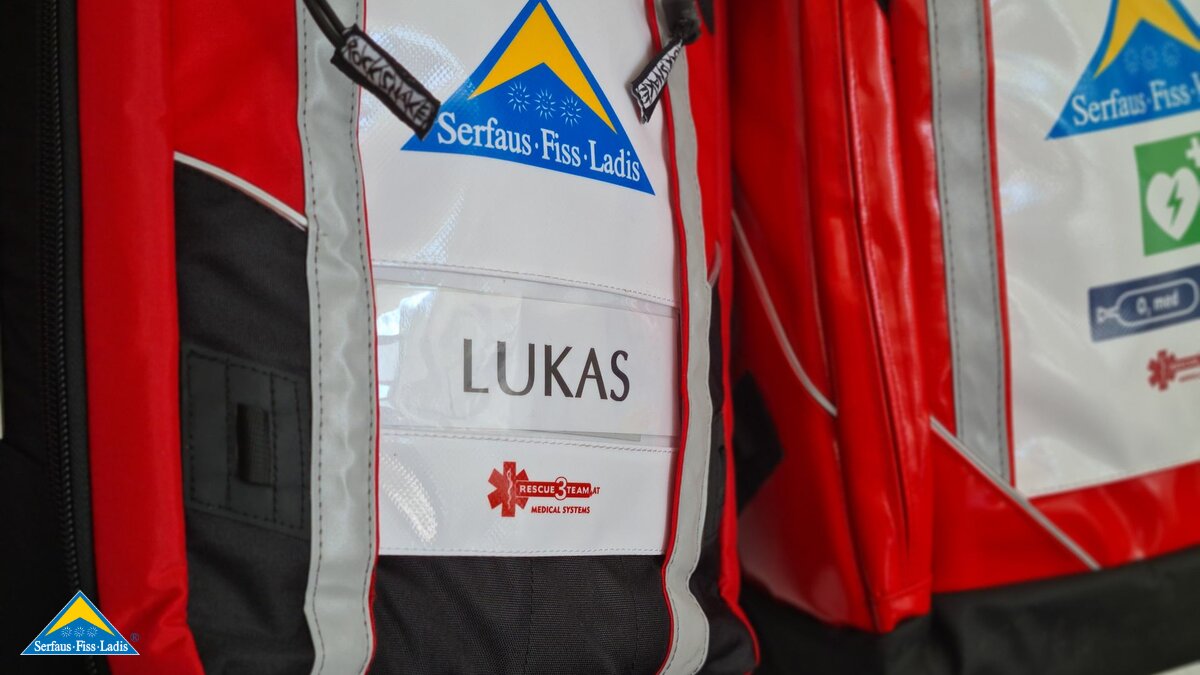 Rucksack Erste Hilfe der Pistenrettung Skigebiet Serfaus-Fiss-Ladis in Tirol | © Serfaus-Fiss-Ladis Marketing GmbH