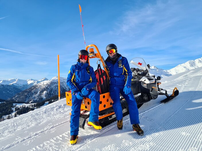 Pistenretter Jonas Wieser und Lukas Falkner Skigebiet Serfaus-Fiss-Ladis in Tirol  | © Serfaus-Fiss-Ladis Marketing GmbH